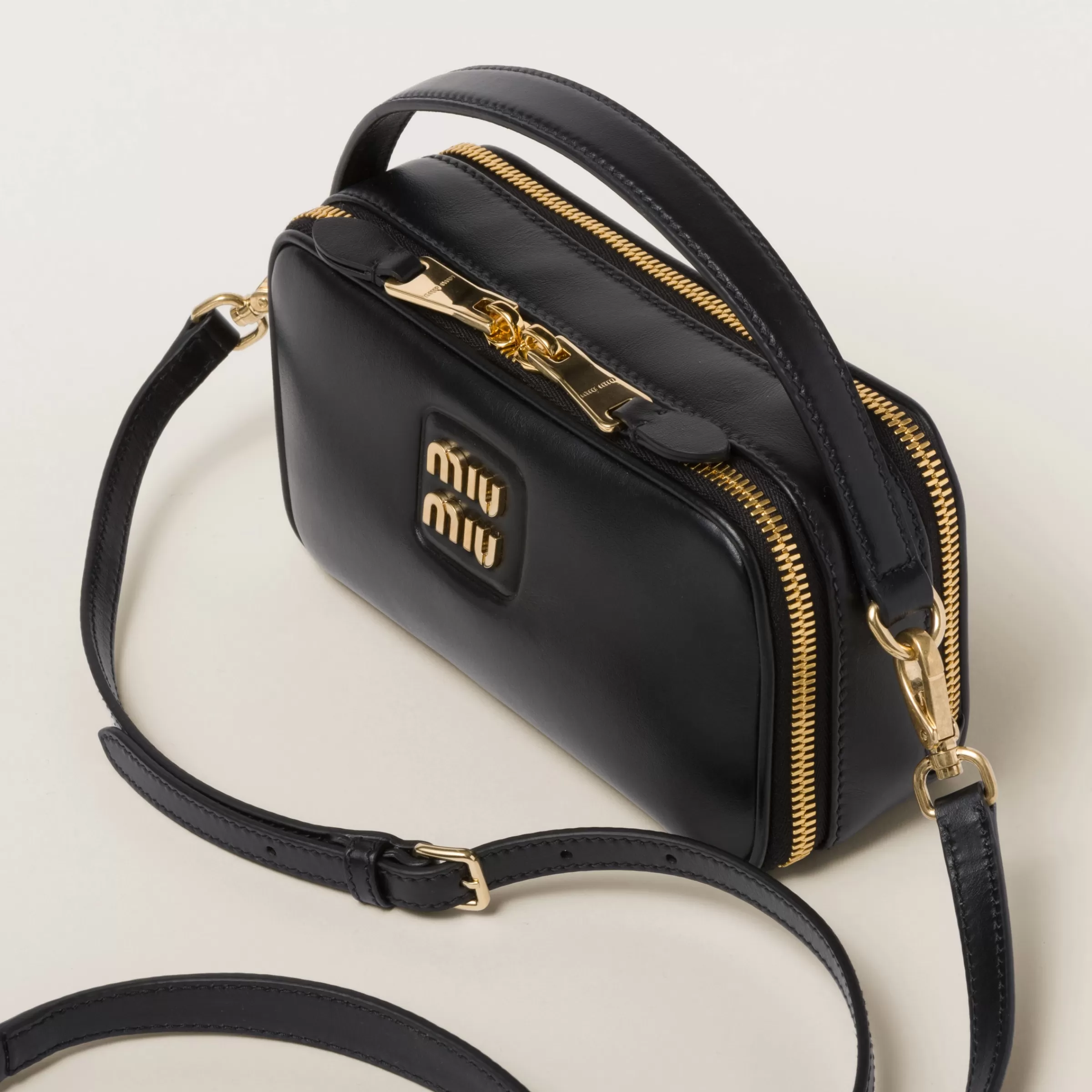 Miu Miu Leather Shoulder Bag |
