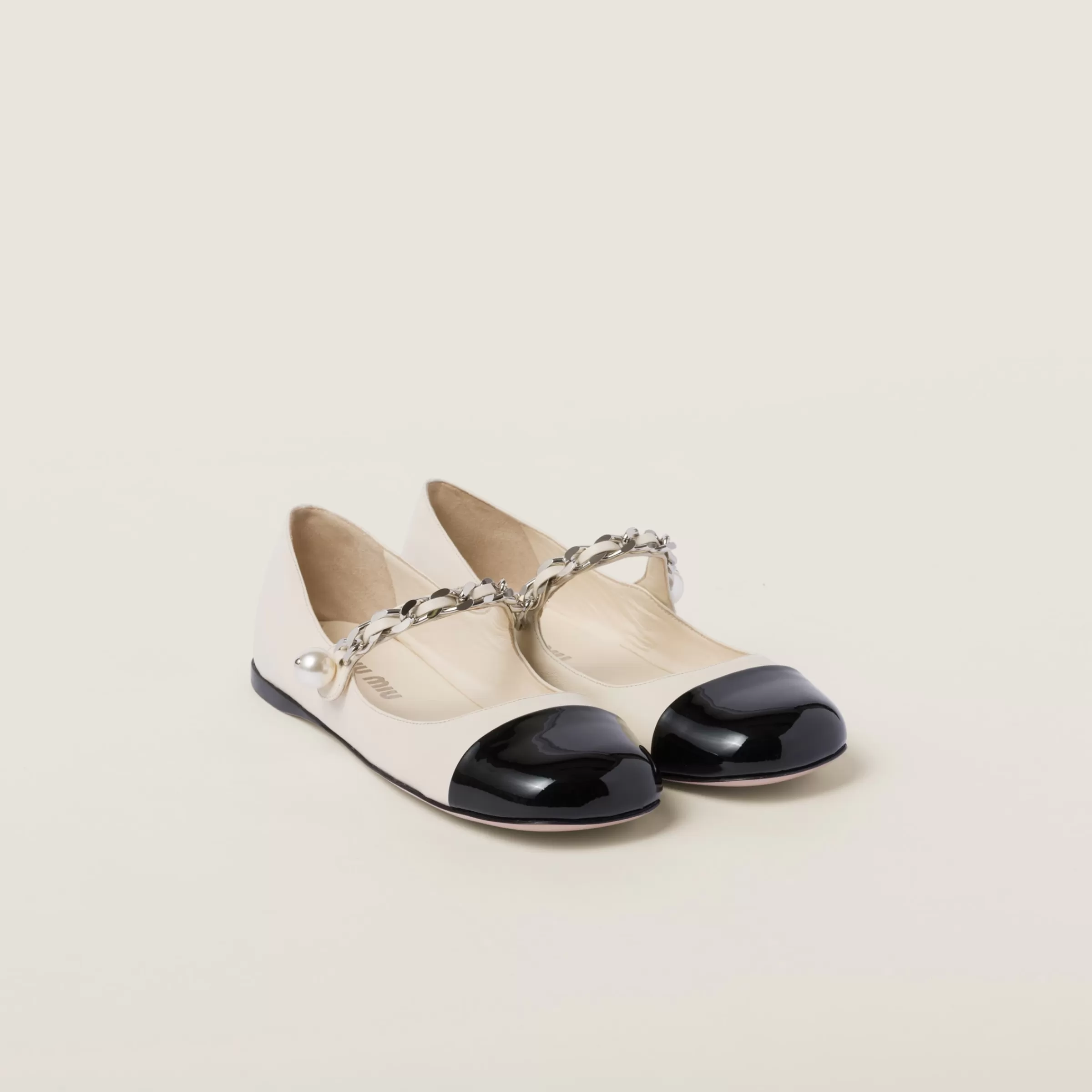 Miu Miu Leather Ballerinas |