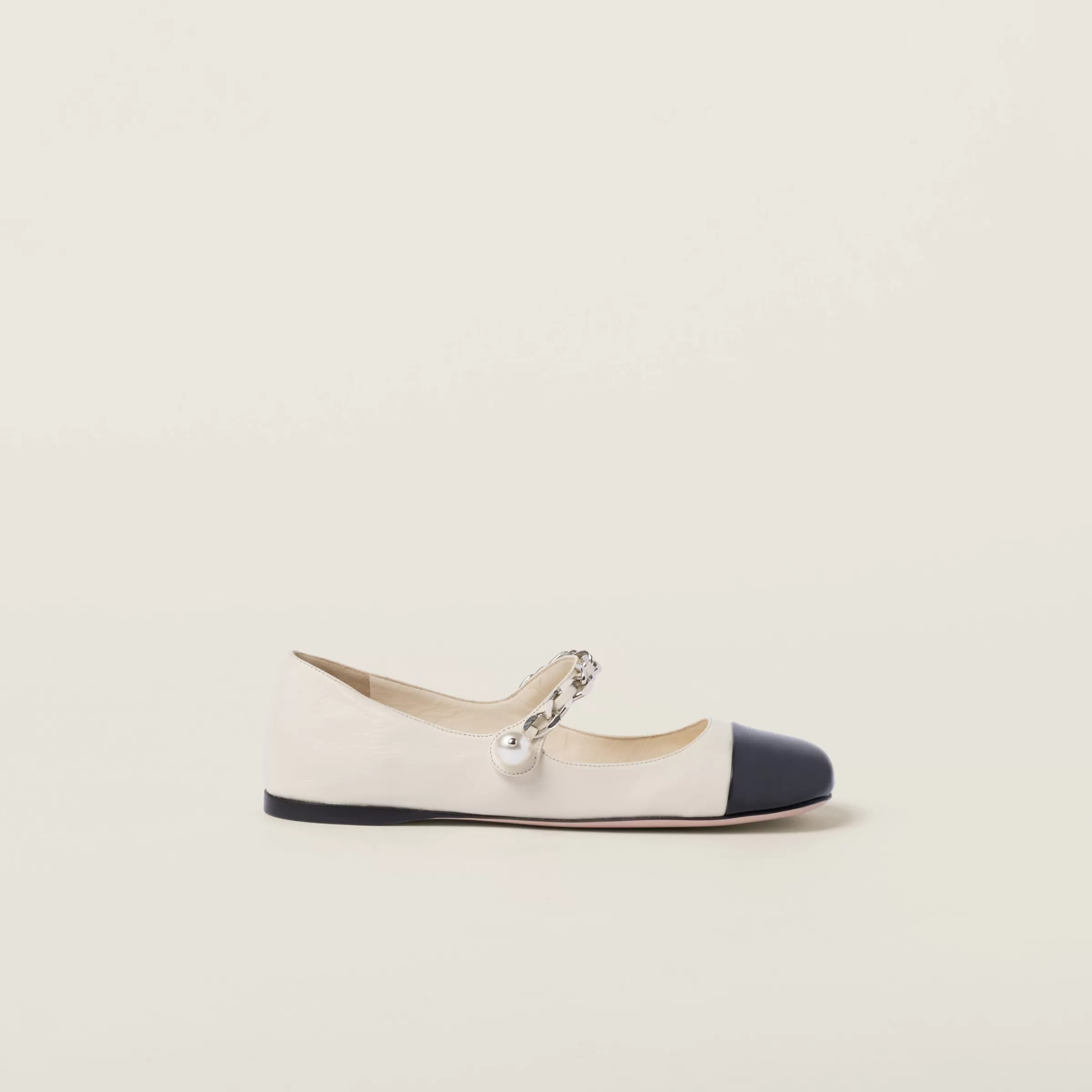 Miu Miu Leather Ballerinas |